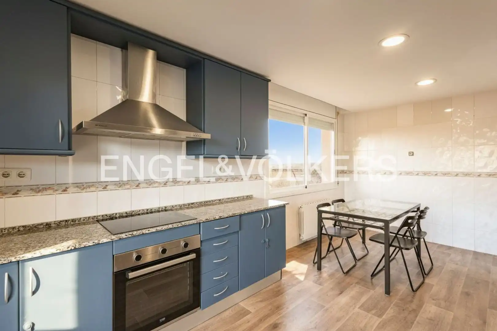 Cocina de Casa o chalet en venta en Vallirana con Calefacción, Jardín privado y Parquet