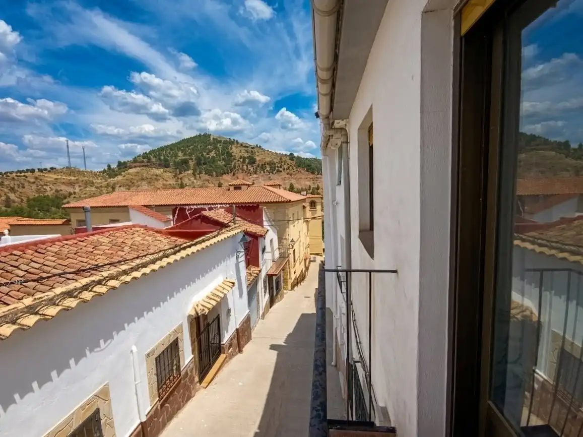 Vista exterior de Casa o chalet en venta en Alcaraz con Terraza, Trastero y Amueblado
