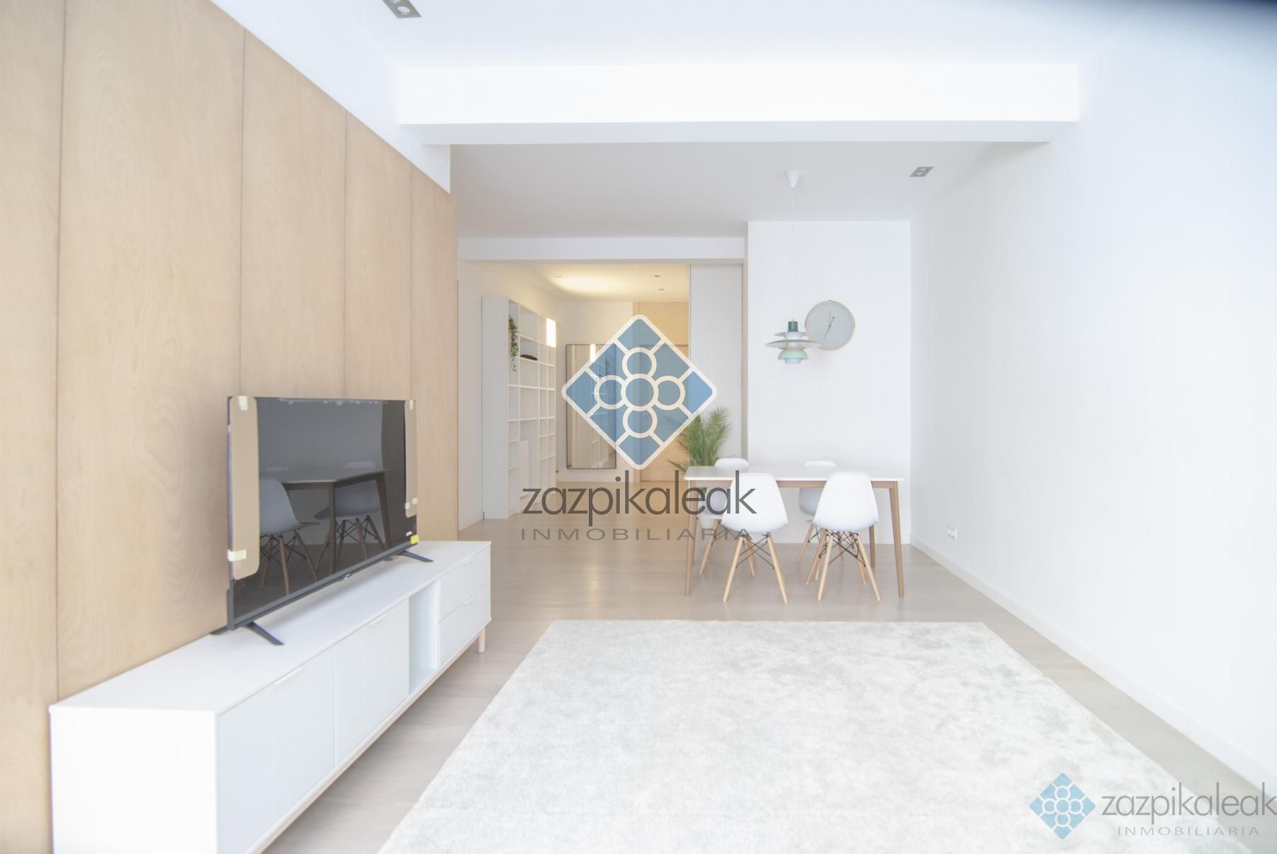 Sala d'estar de Pis en venda en Bilbao  amb Calefacció i Terrassa