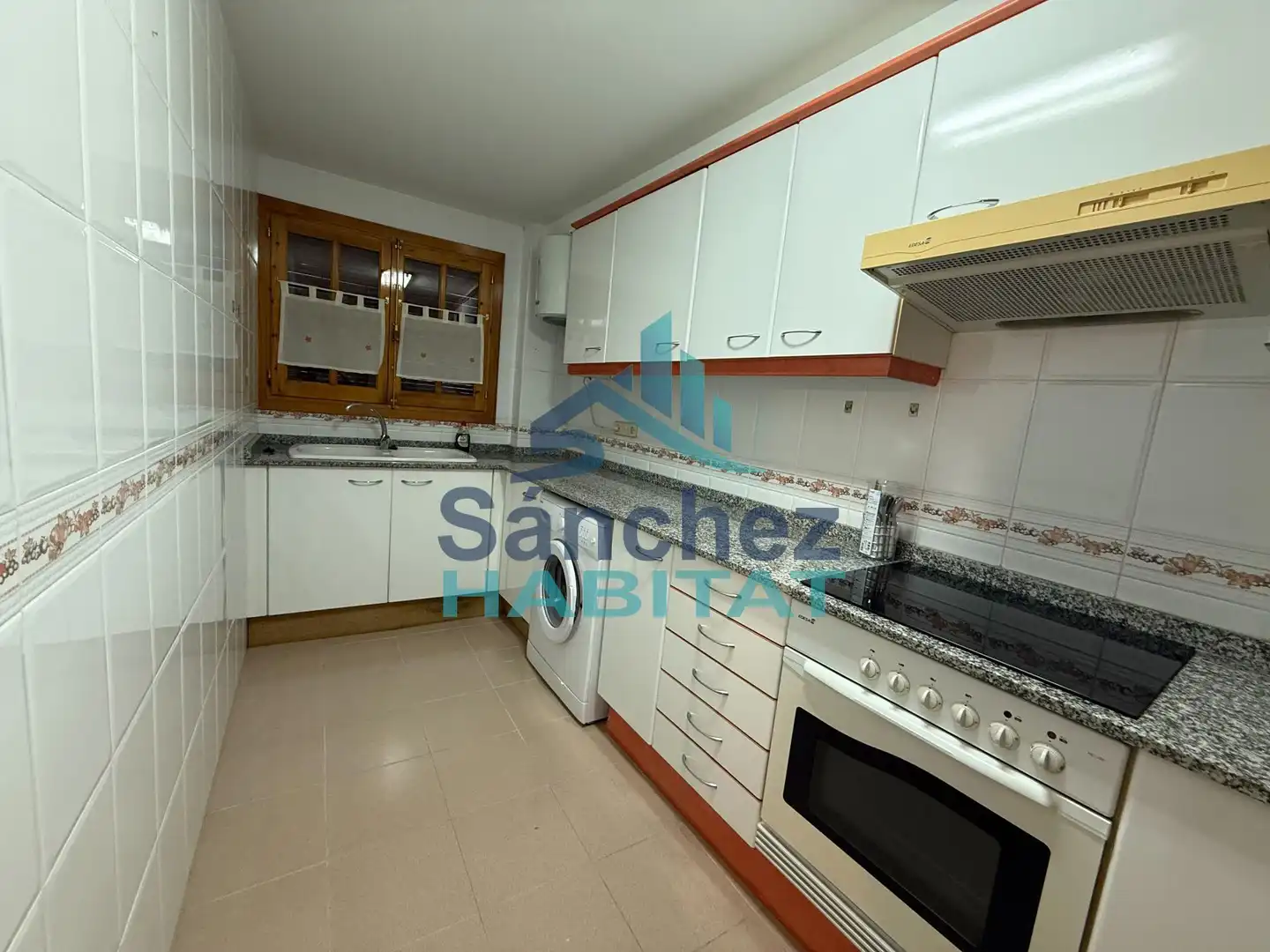 Cocina de Apartamento de alquiler en Chelva con Aire acondicionado y Amueblado