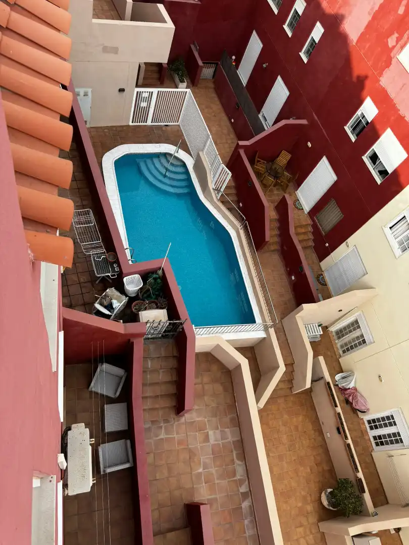 Piscina de Piso en venta en Guía de Isora con Aire acondicionado, Trastero y Amueblado
