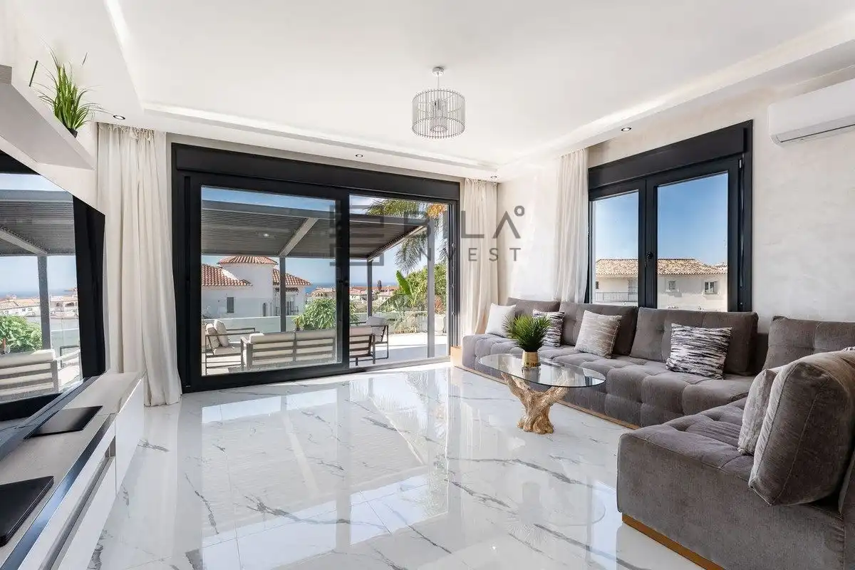 Chalet con piscina en venta en Riviera del Sol, imagen 6