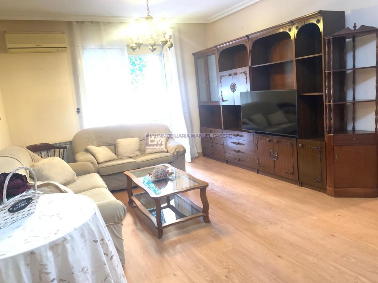 Sala d'estar de Pis de lloguer en Cáceres Capital amb Calefacció, Terrassa i Moblat