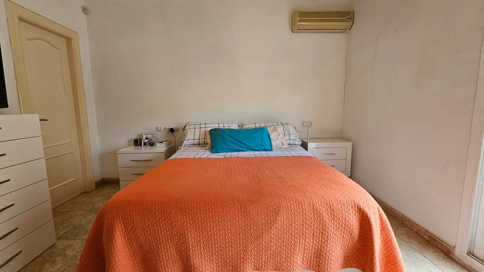 Habitación de Ático en venta en El Ejido con Aire acondicionado, Terraza y Amueblado