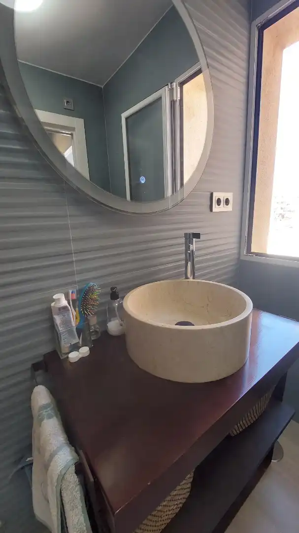 Baño de Dúplex de alquiler en La Manga del Mar Menor con Aire acondicionado, Terraza y Amueblado