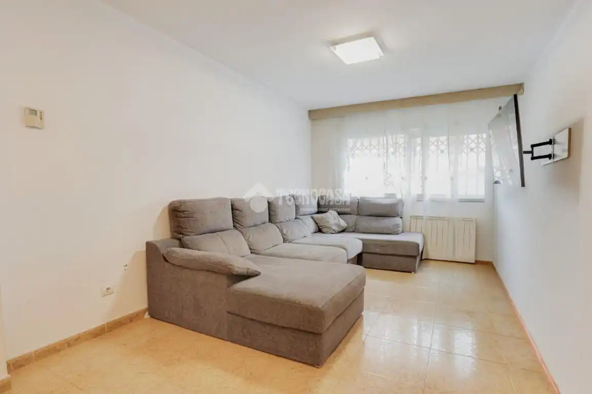Sala d'estar de Pis en venda en Terrassa amb Aire condicionat i Calefacció
