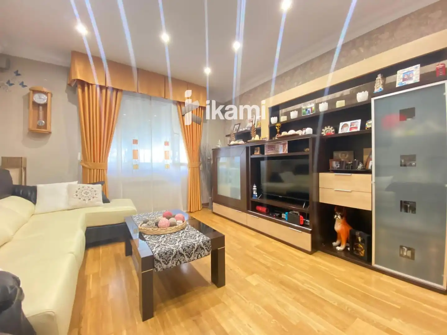 Bedroom of Flat for sale in Madrid  with Heating, Terrace and Furnished