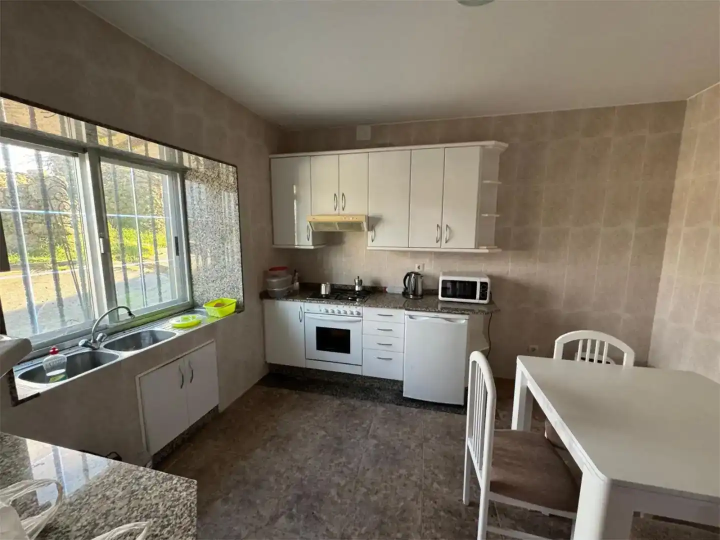 Küche von Wohnung zum Verkauf in Negreira mit Privatgarten und Möbliert