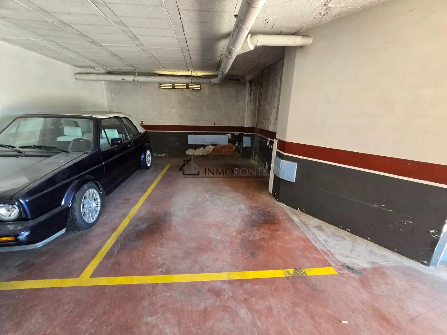 Aparcament de Pis en venda en Pontevedra Capital  amb Calefacció i Traster