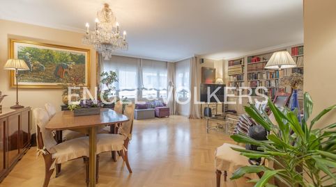 Foto 2 de Piso en venta en Costillares, Madrid Capital