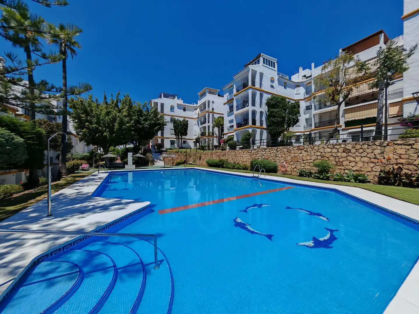 Apartment with pool for sale in Avenida del Coral 42, imagen 2
