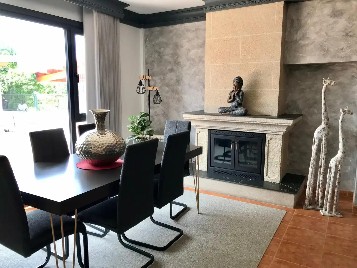 Comedor de Casa o chalet en venta en Ribeira con Calefacción, Piscina y Amueblado