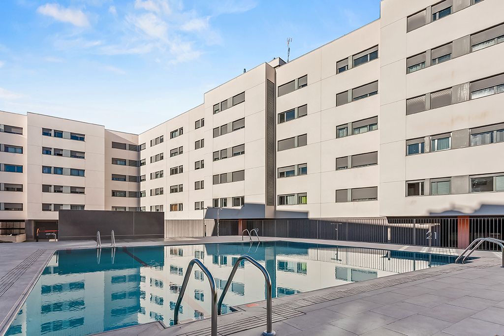 Swimming pool of Flat for sale in Móstoles  with Air Conditioner, Storage room and Community pool