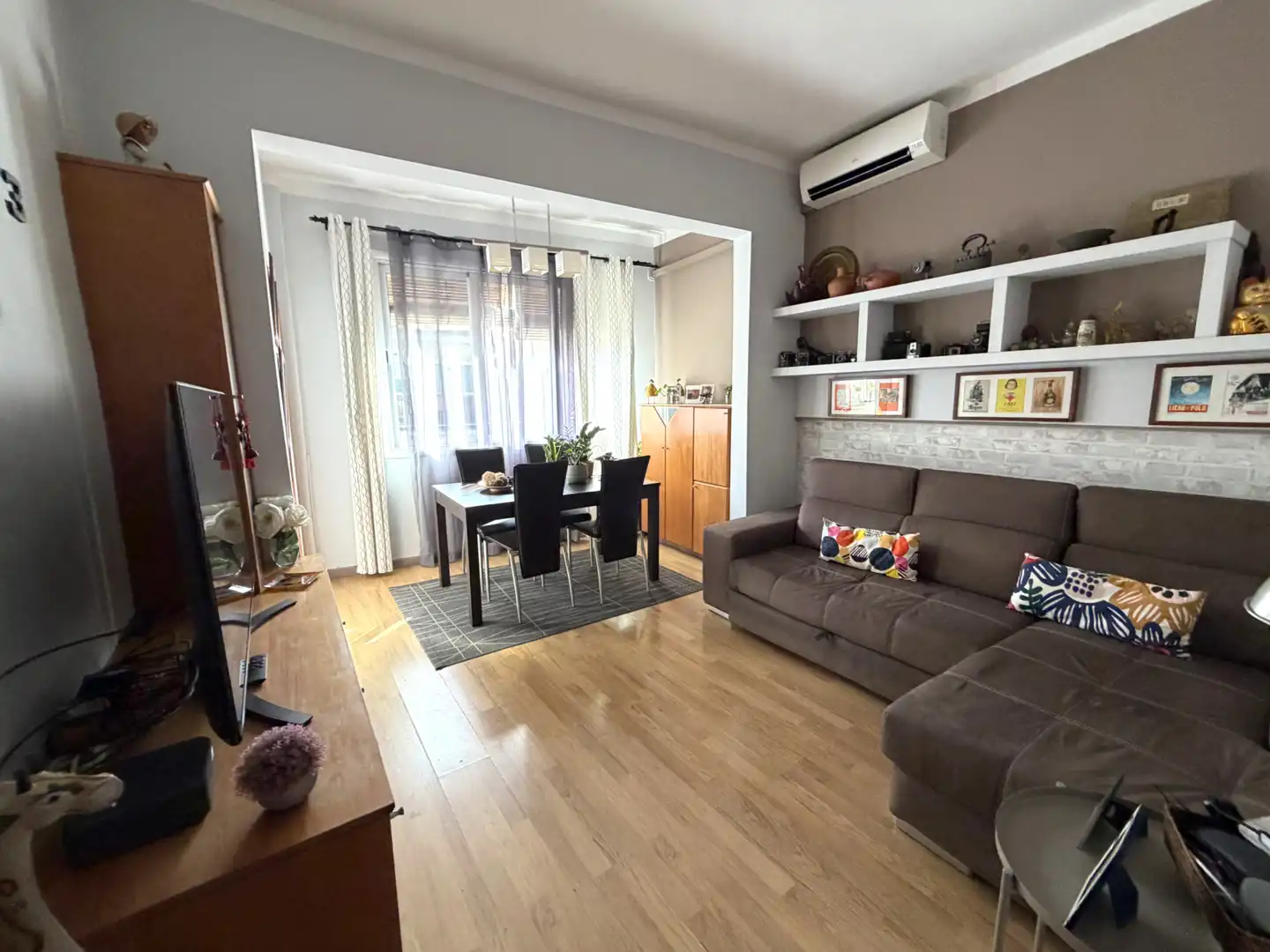 Sala de estar de Piso en venta en Barcelona con Aire acondicionado y Amueblado