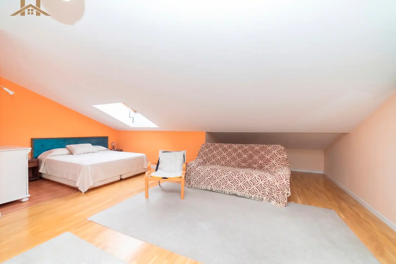 Habitación de Casa adosada en venta en Madrid con Aire acondicionado, Calefacción y Jardín privado