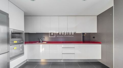 Redpiso Ensanche Sur vende bajo con gran patio en Parque Oeste!