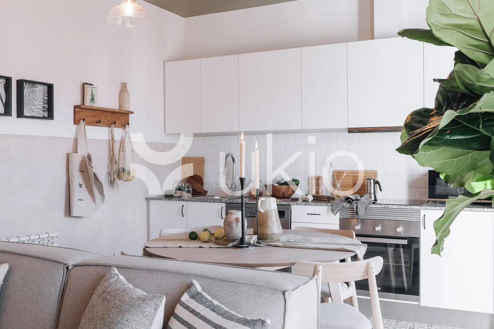Cocina de Apartamento de alquiler en Barcelona con Aire acondicionado, Calefacción y Amueblado