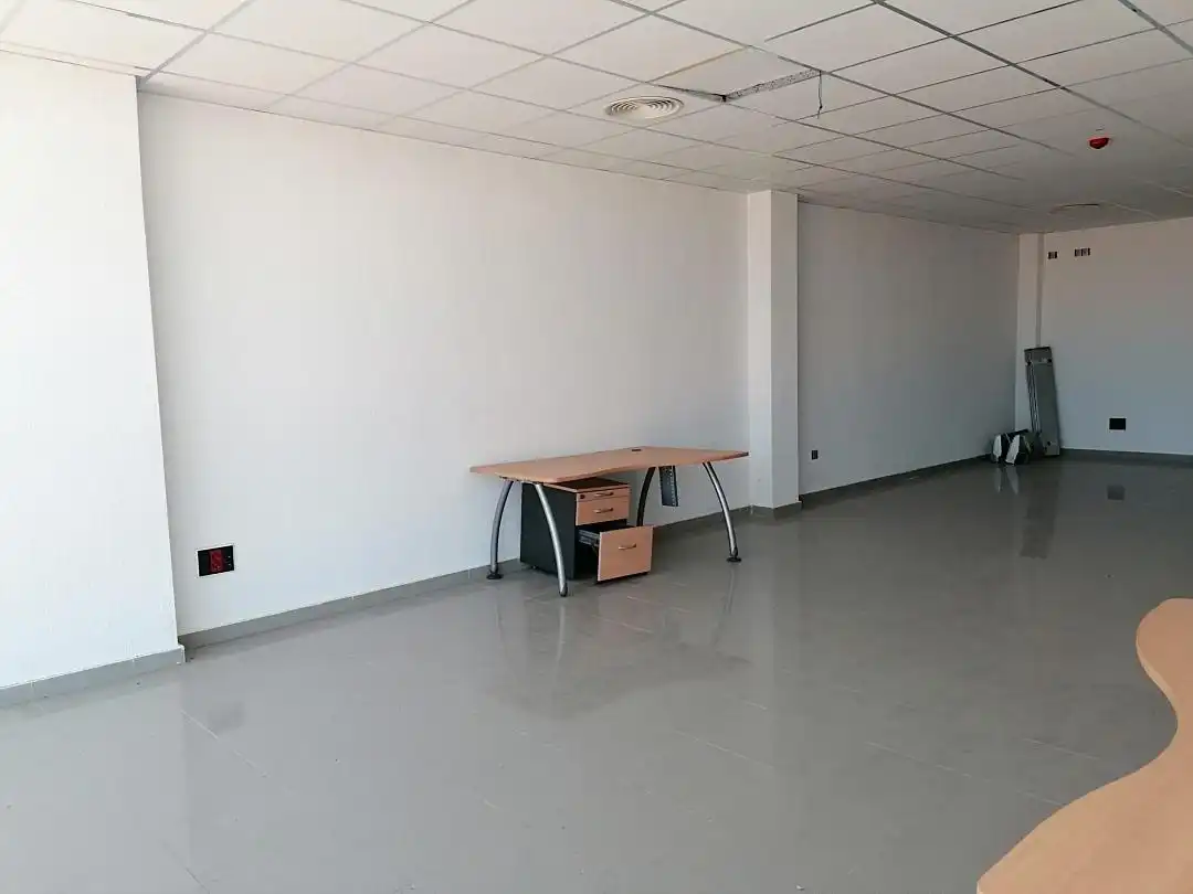 Oficina de alquiler en Los Alcázares