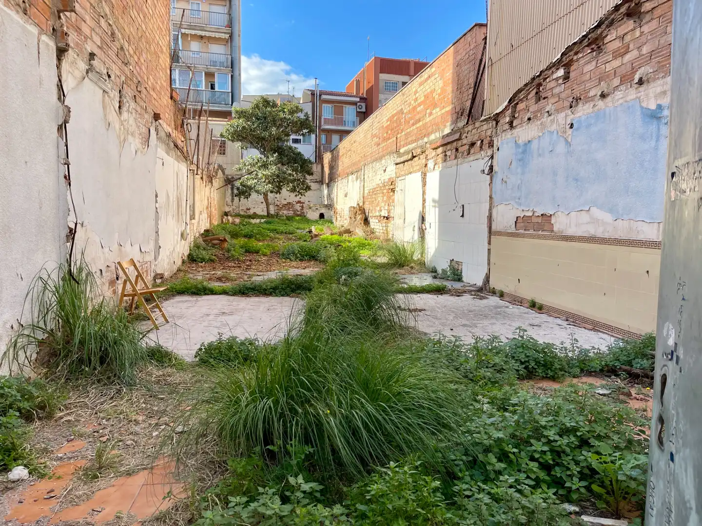 Vista exterior de Residencial en venta en Sant Boi de Llobregat