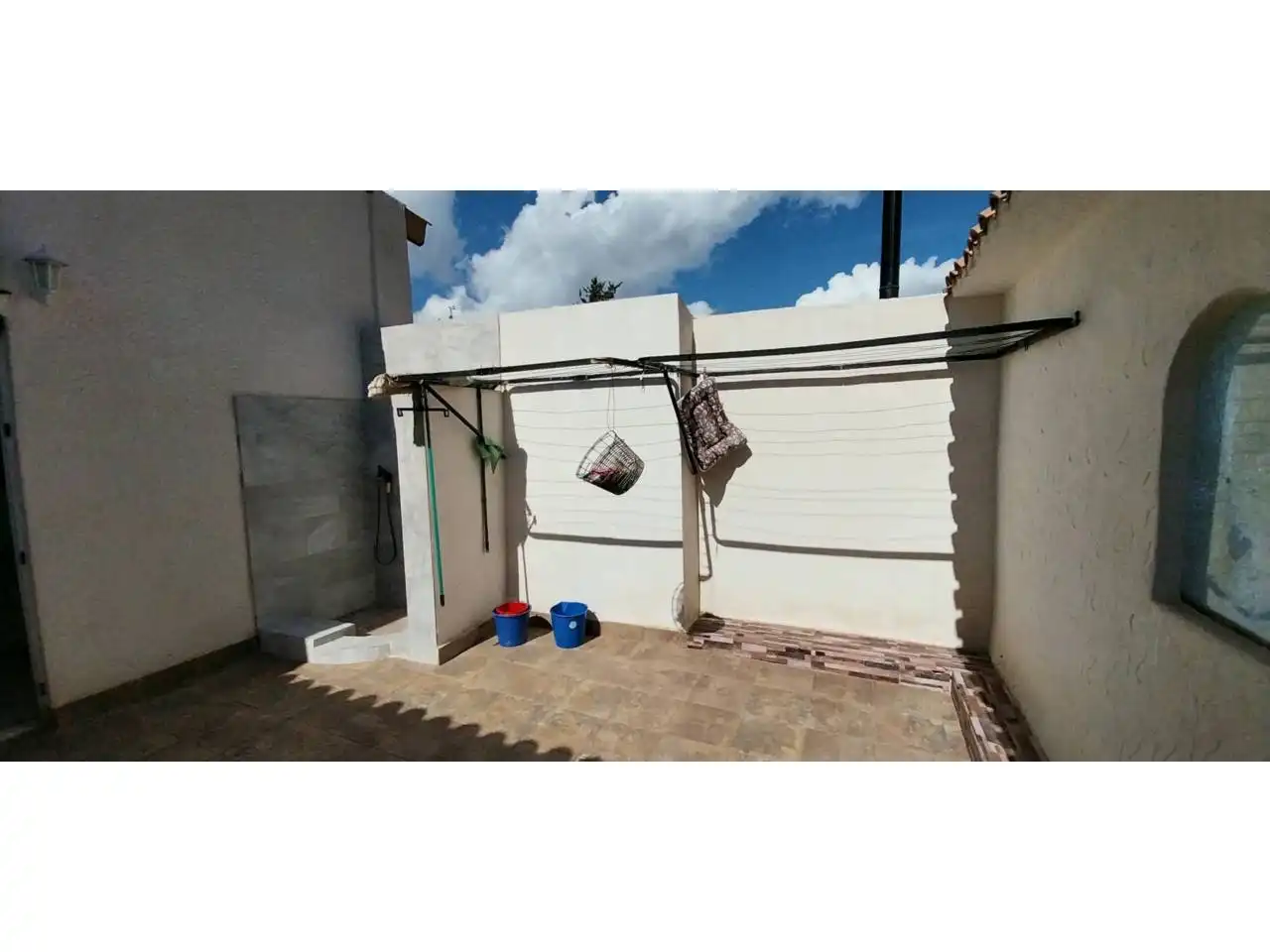 Vista exterior de Casa o xalet en venda en Cartagena amb Aire condicionat, Jardí privat i Terrassa