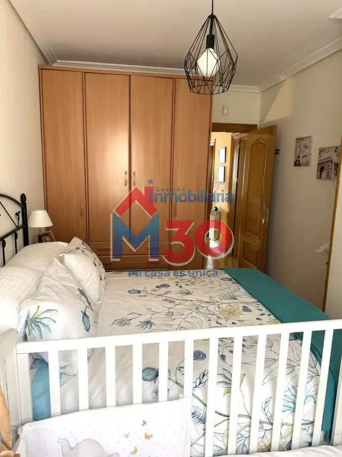 Bedroom of Houses for sale in Miranda de Ebro  with Heating, Terrace and Storage room
