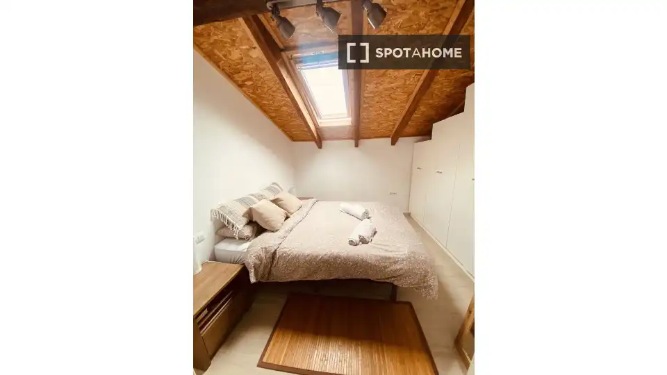 Bedroom of Flat for rent in Valencia  with Air Conditioner, Heating and Furnished