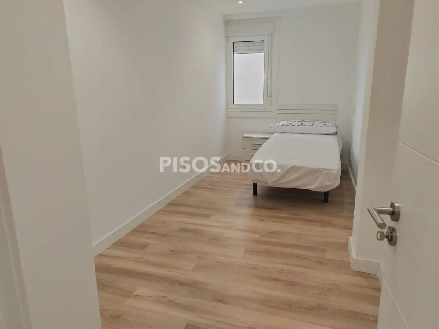 Dormitori de Pis en venda en A Coruña Capital  amb Moblat