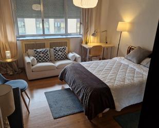 Dormitori de Apartament per a compartir en  Zaragoza Capital amb Calefacció, Moblat i Balcó