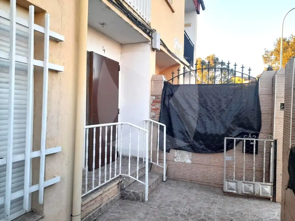Vista exterior de Casa adosada en venda en Badajoz Capital