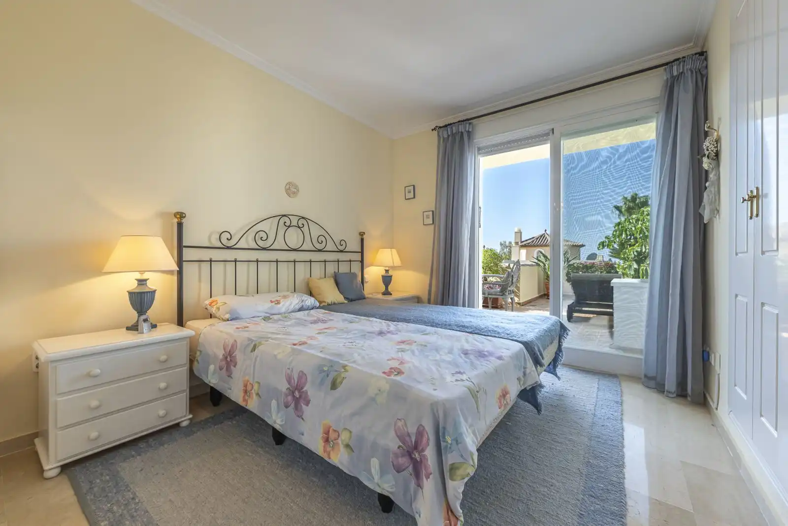 Dormitori de Àtic en venda en Marbella amb Aire condicionat, Terrassa i Traster