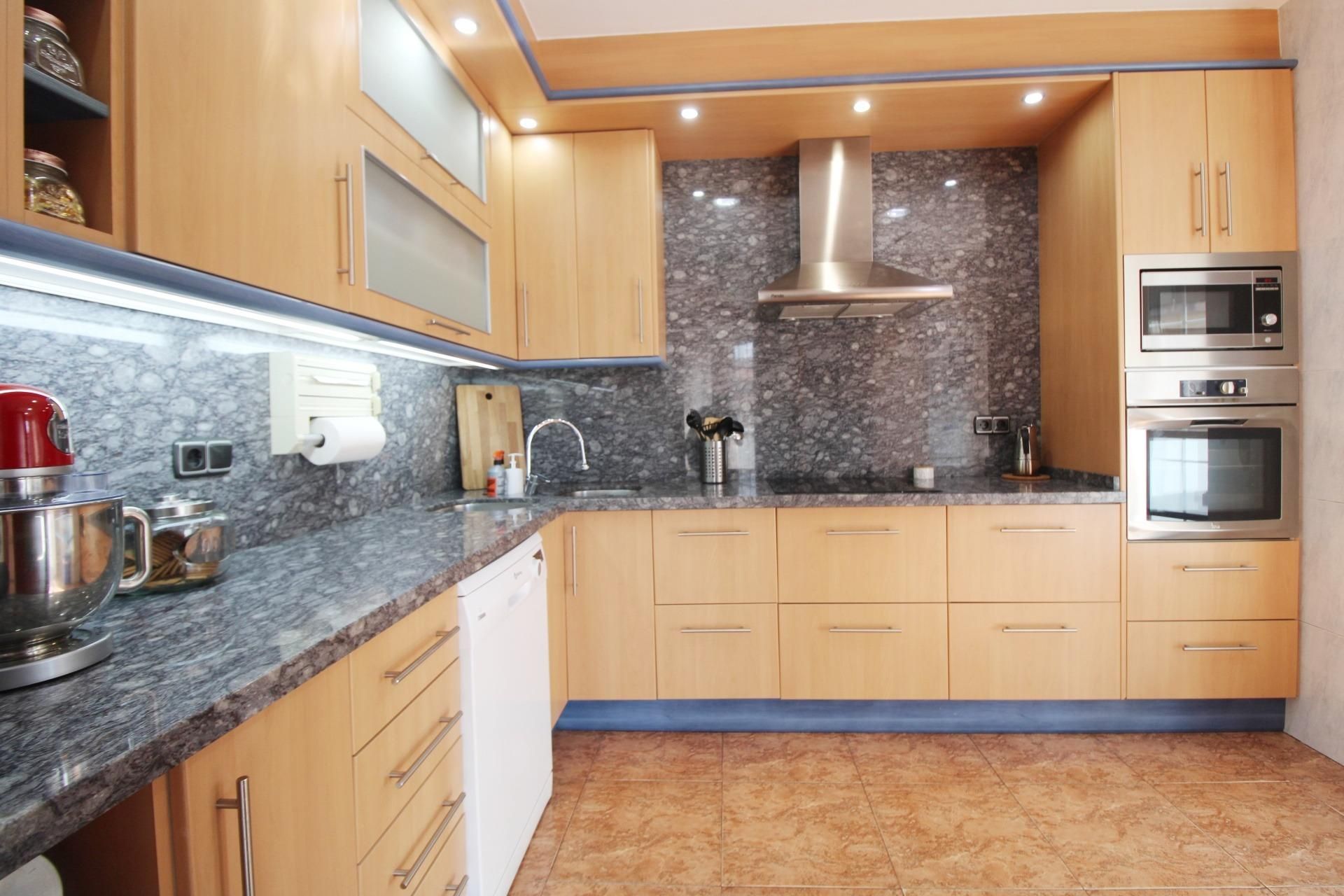Kitchen of Flat for sale in El Vendrell  with Heating, Terrace and Storage room