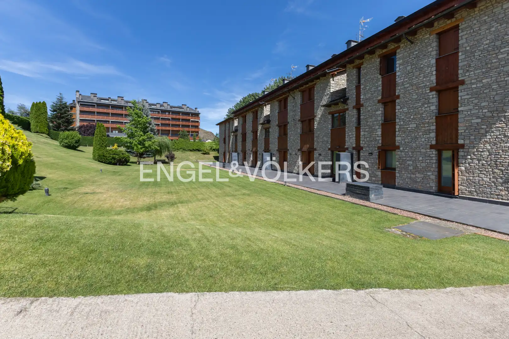 Vista exterior de Planta baja en venta en Llívia con Calefacción, Jardín privado y Parquet