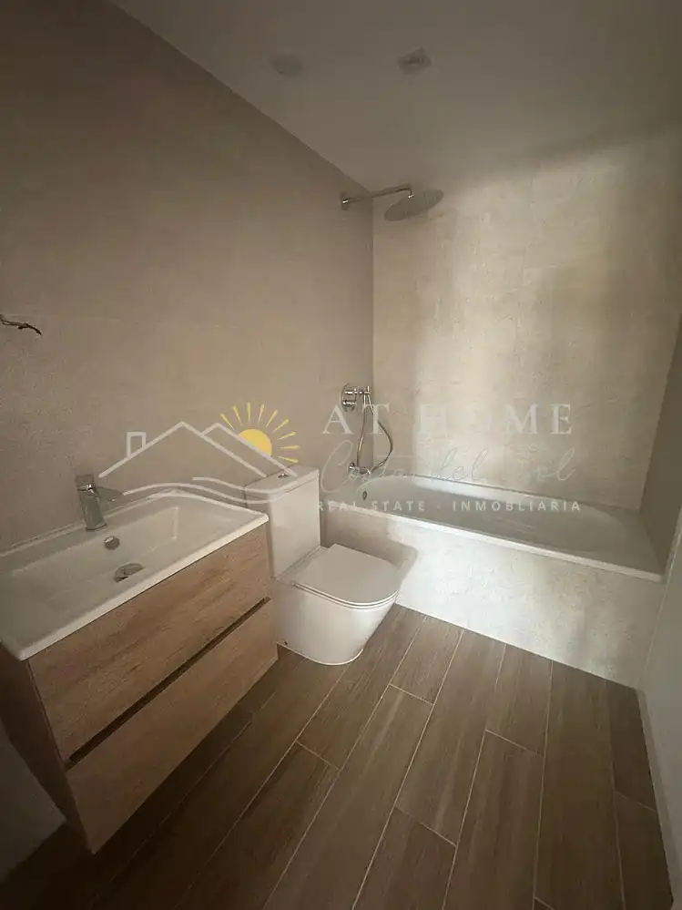 Bathroom of Apartments for sale in Rincón de la Victoria  with Terrace, Swimming Pool and Oven