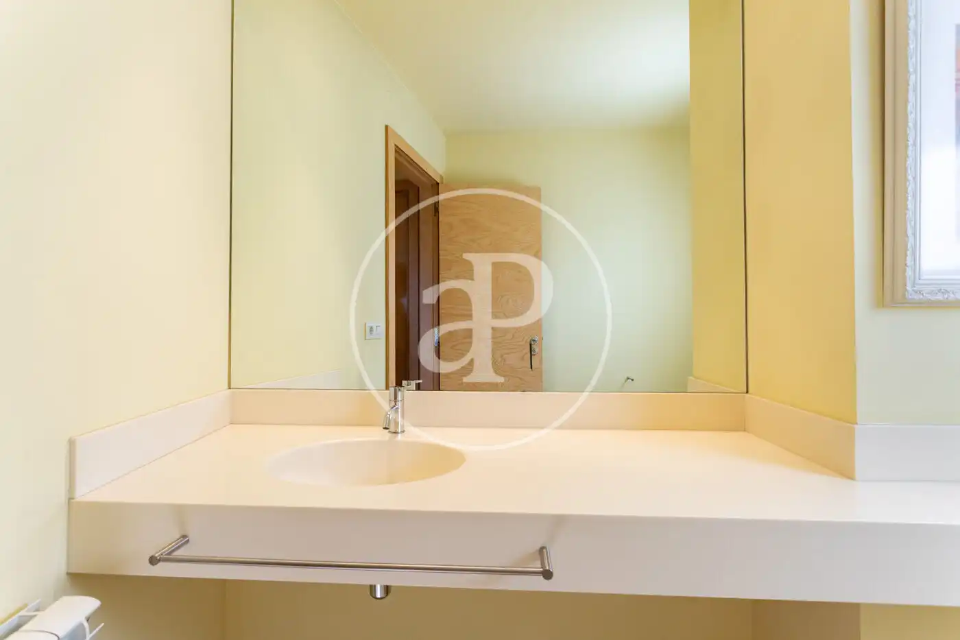Bany de Casa o xalet en venda en Sant Cugat del Vallès amb Aire condicionat, Calefacció i Jardí privat