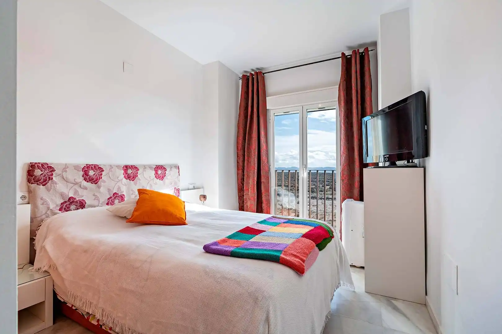 Habitación de Piso en venta en Almería con Jardín privado, Terraza y Trastero