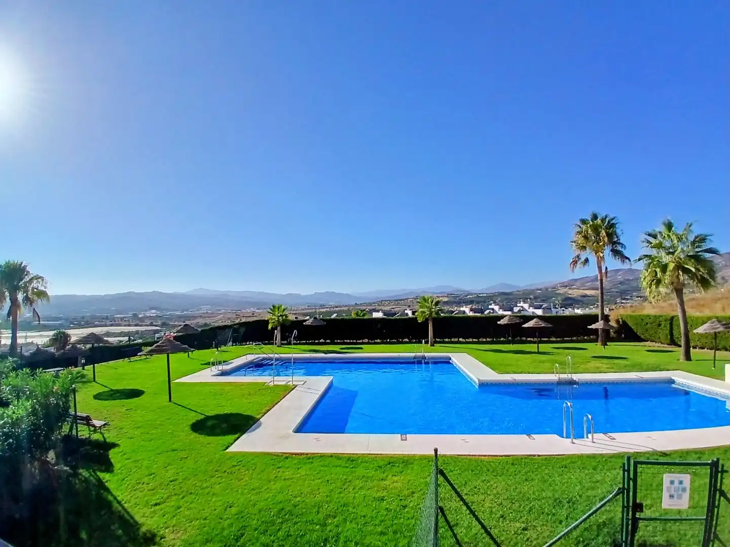 Piscina de Piso en venta en Vélez-Málaga con Aire acondicionado y Terraza