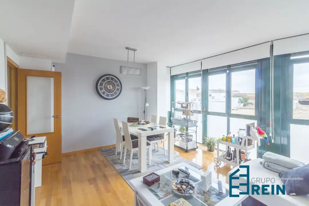 Exterior view of Flat for sale in Recas  with Air Conditioner, Heating and Alarm