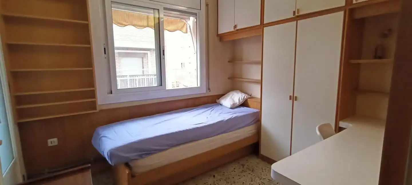 Habitación de Piso de alquiler en Terrassa con Amueblado