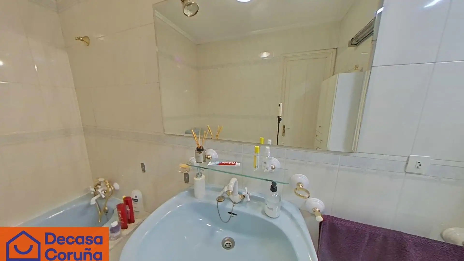 Badezimmer von Wohnung zum Verkauf in A Coruña Capital  mit Abstellraum und Alarm