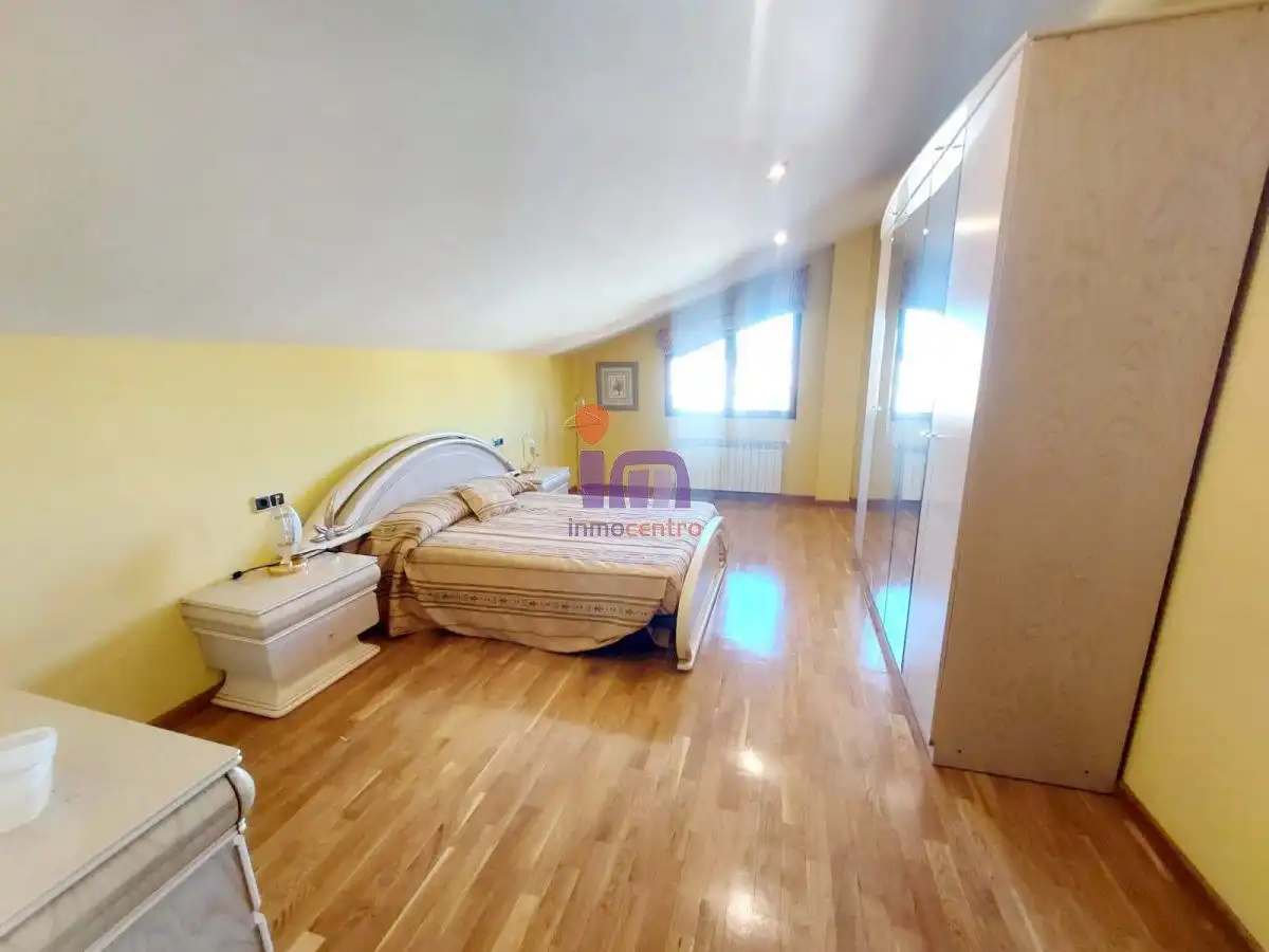 Chalet con piscina en venta en Valdepeñas, imagen 8