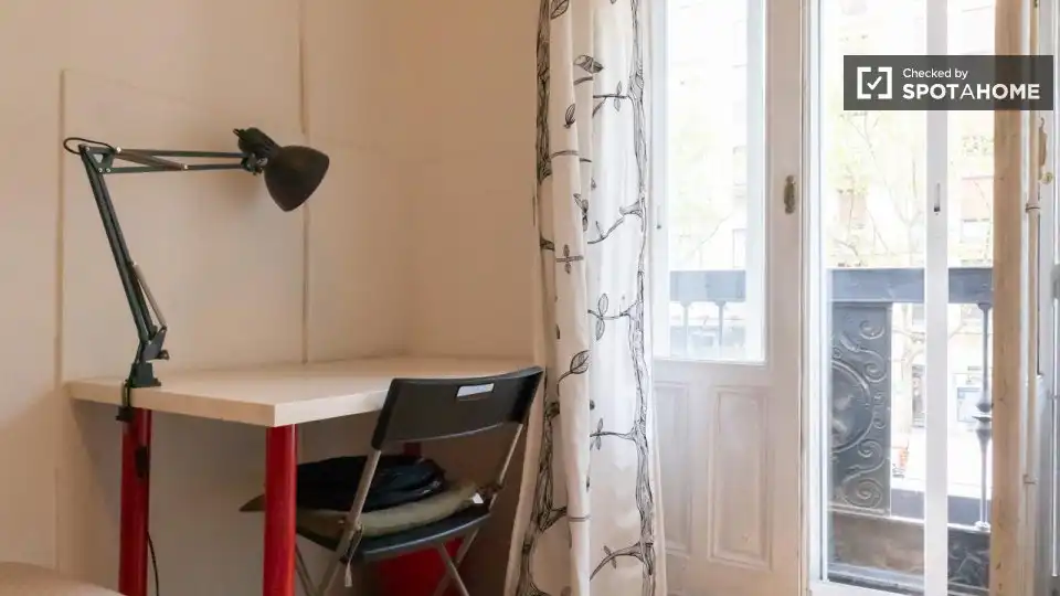 Bedroom of Flat for rent in Madrid  with Air Conditioner, Heating and Furnished