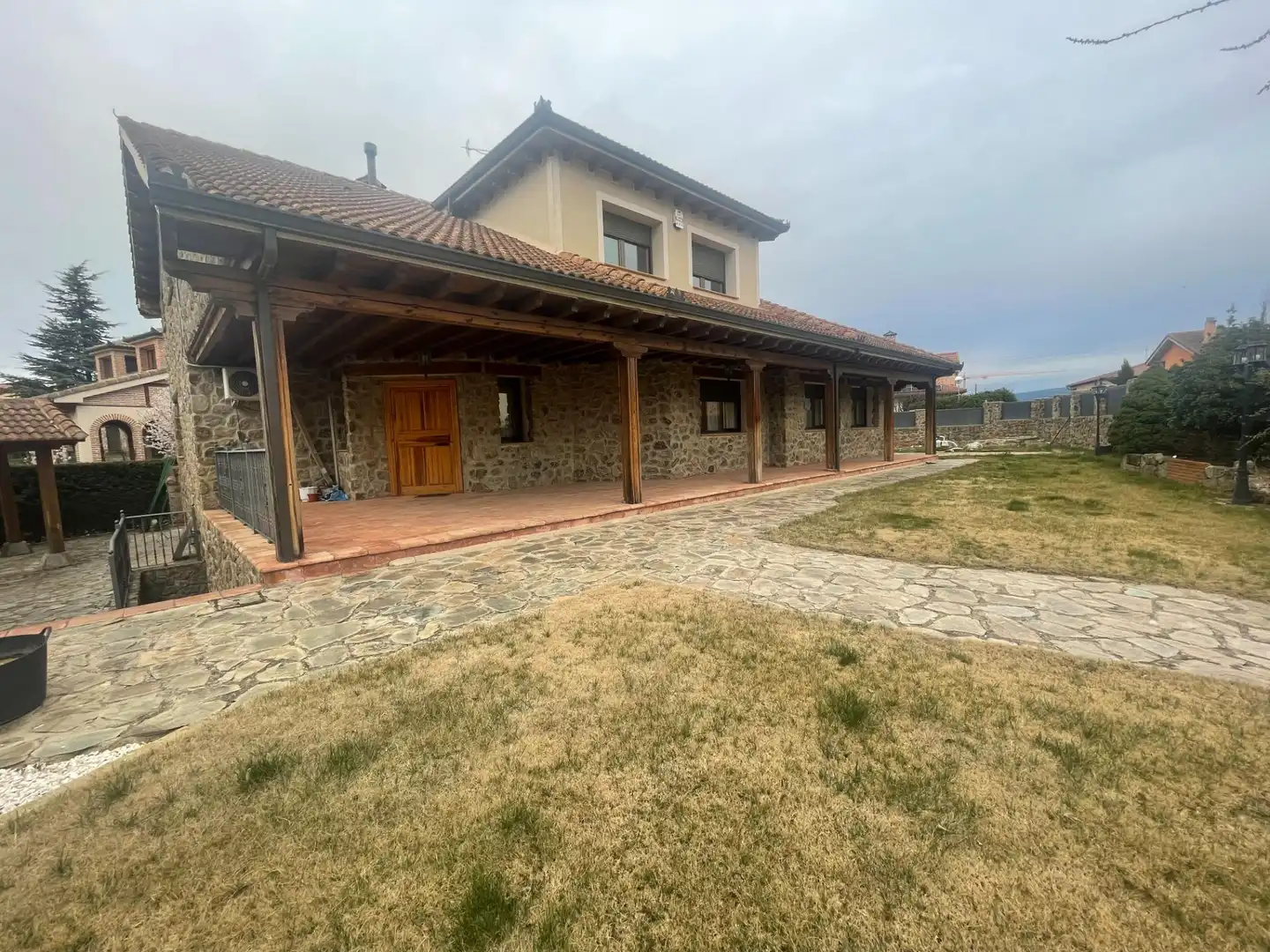 Vista exterior de Casa o chalet en venta en La Lastrilla  con Jardín privado, Terraza y Trastero
