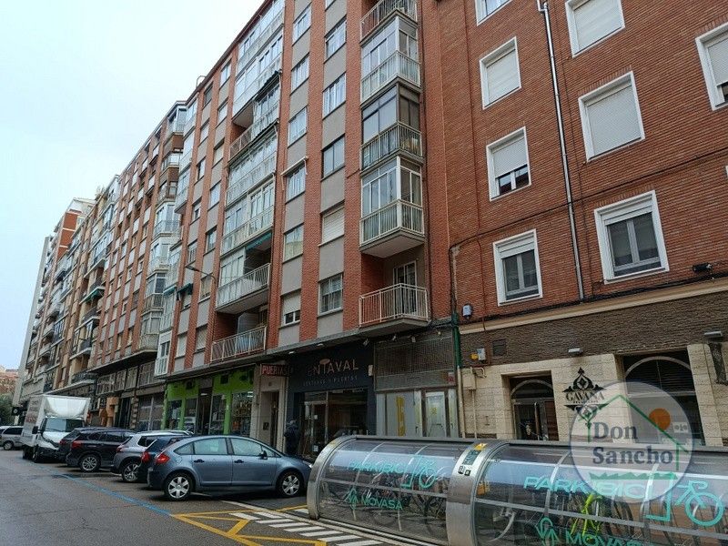 Exterior view of Flat for sale in Valladolid Capital  with Terrace