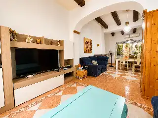Sala d'estar de Casa adosada en venda en Centro