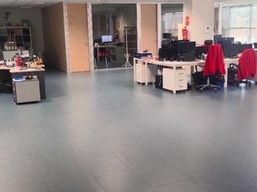 Office space with lift to rent in Marie Curie 7