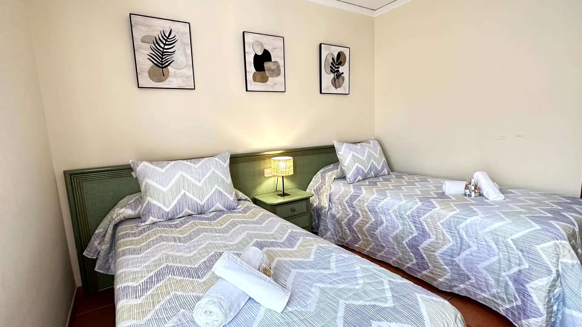 Dormitori de Apartament de lloguer en Oliva amb Aire condicionat, Calefacció i Terrassa