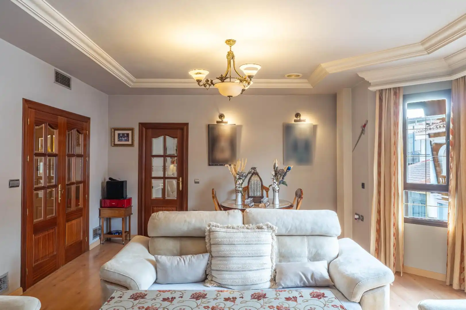 Sala d'estar de Casa o xalet en venda en Las Gabias amb Aire condicionat, Terrassa i Moblat