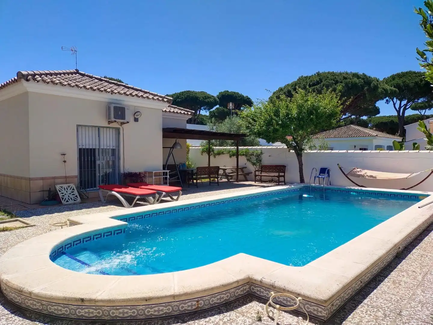 Piscina de Casa o xalet en venda en Chiclana de la Frontera amb Aire condicionat, Jardí privat i Piscina