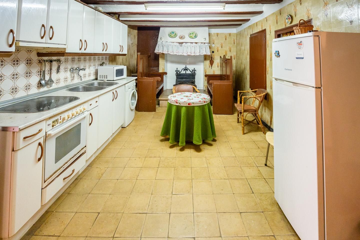 Cuina de Casa o xalet en venda en Paniza amb Calefacció, Jardí privat i Terrassa