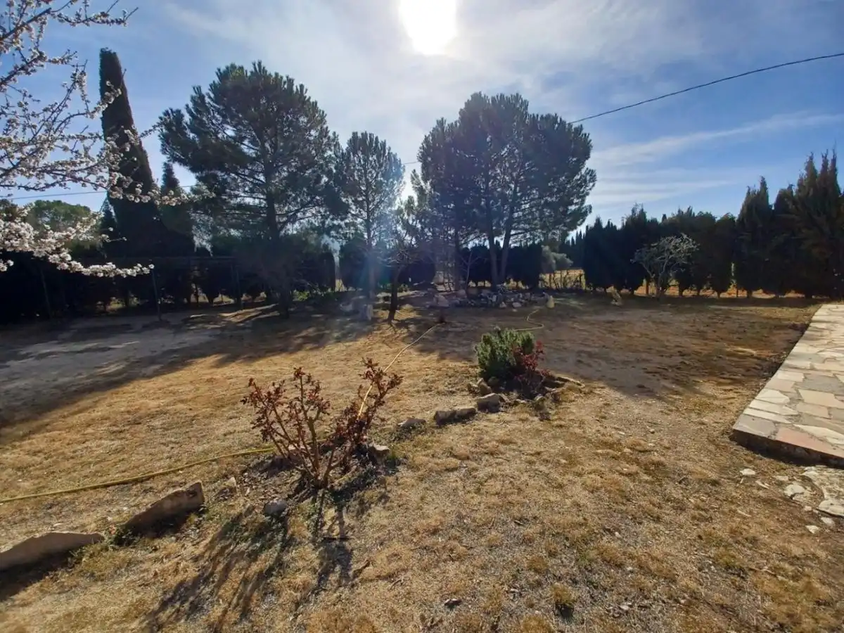 Casa rústica amb jardí en venda a La Roda, imagen 12